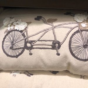 Meet your Posher, Iris